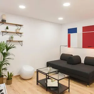 design-apartment-in-the-historic-city-center.top-hotels-tarragona.com/