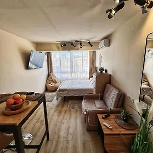 Apartamento Lovely New 77, Estepona